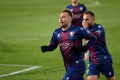 卡萨多：足球新星逆势而行的成长之路