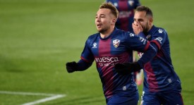 卡萨多：足球新星逆势而行的成长之路